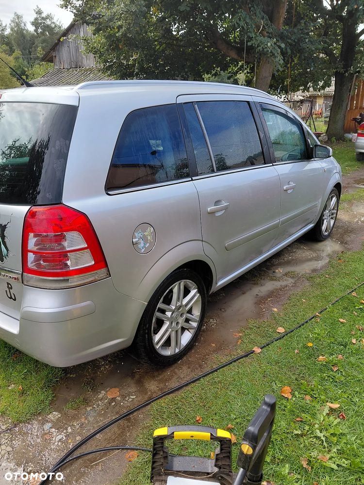 Opel Zafira 1.9 CDTI 111 - 11