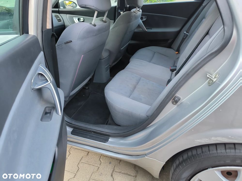 Nissan Primera - 18