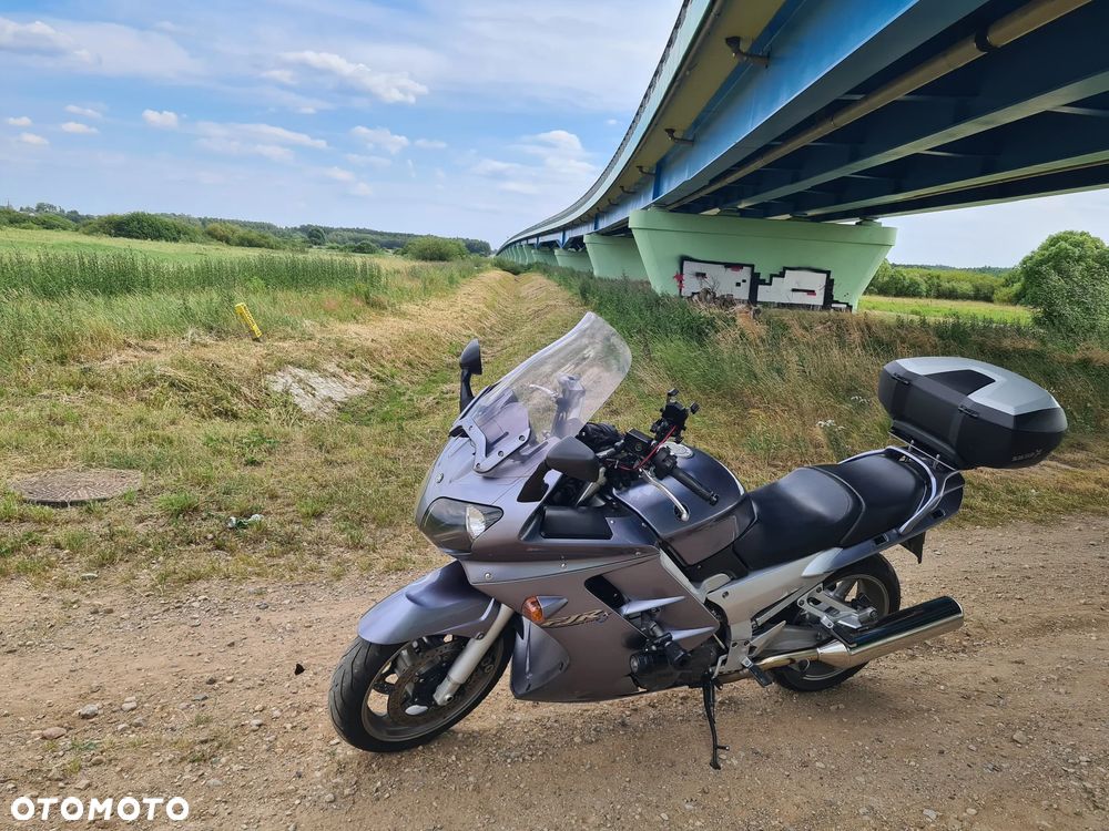 Yamaha FJR - 2