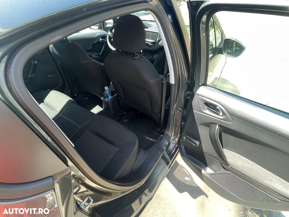 Peugeot 208 1.2 L PureTech ETG Active - 13