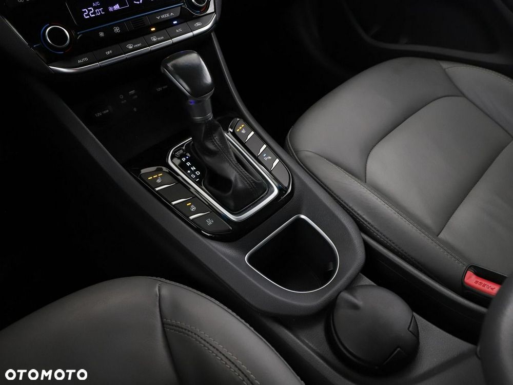 Hyundai IONIQ - 31