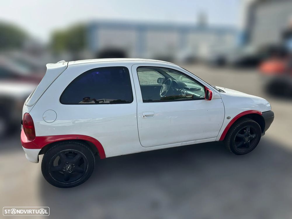 Opel Corsa B 1.7D de 2000 para peças - 2
