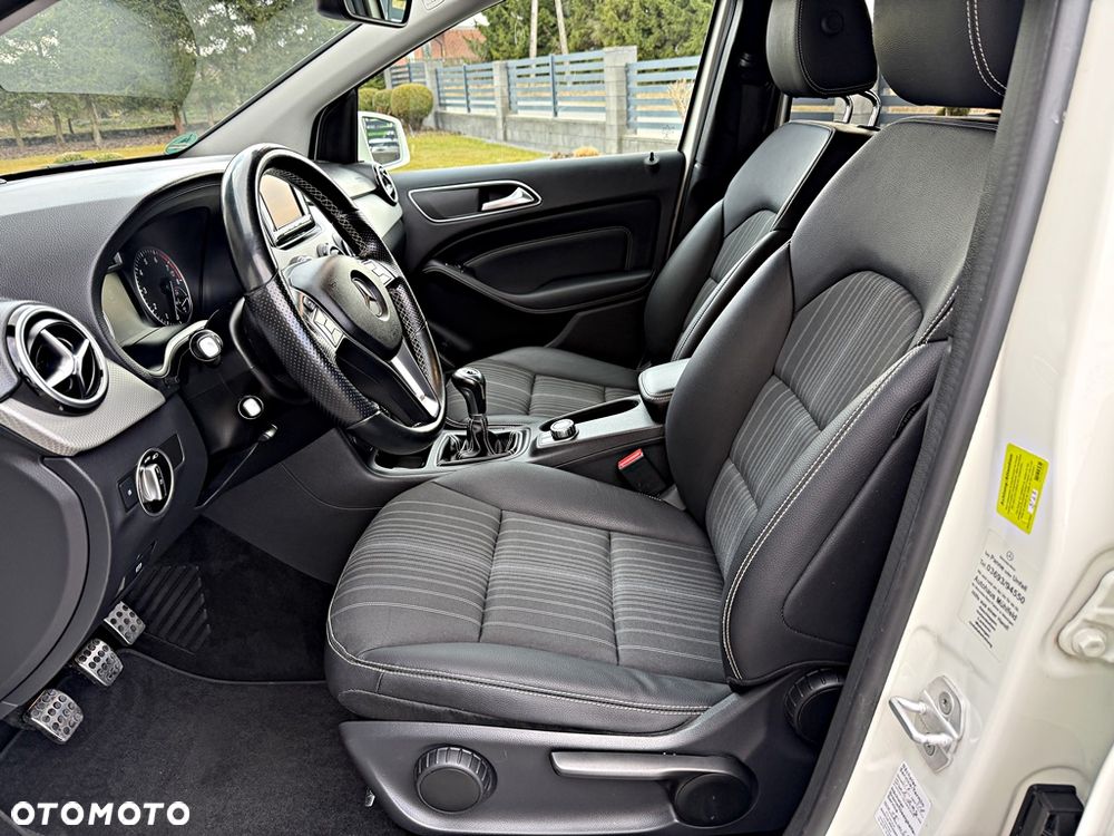 Mercedes-Benz Klasa B 200 BlueEFFICIENCY Edition 1 - 23