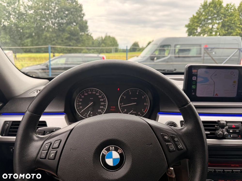 BMW Seria 3 318i - 7