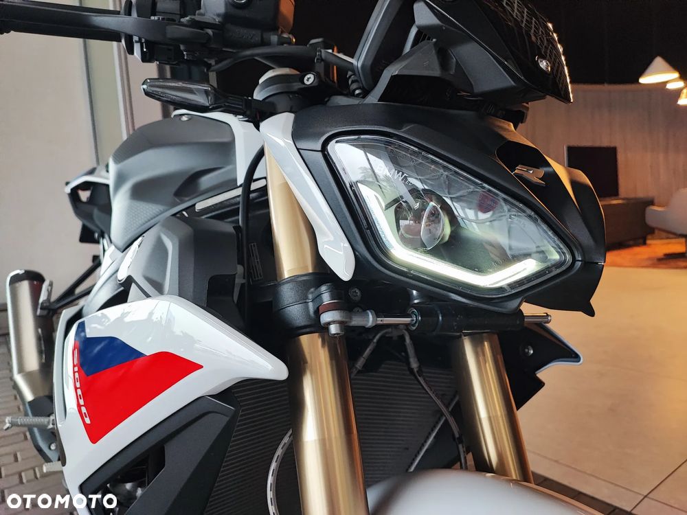 BMW S - 21