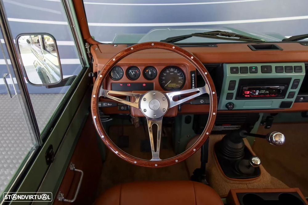 Land Rover Defender 90 SW 2.5 Td5 E - 8
