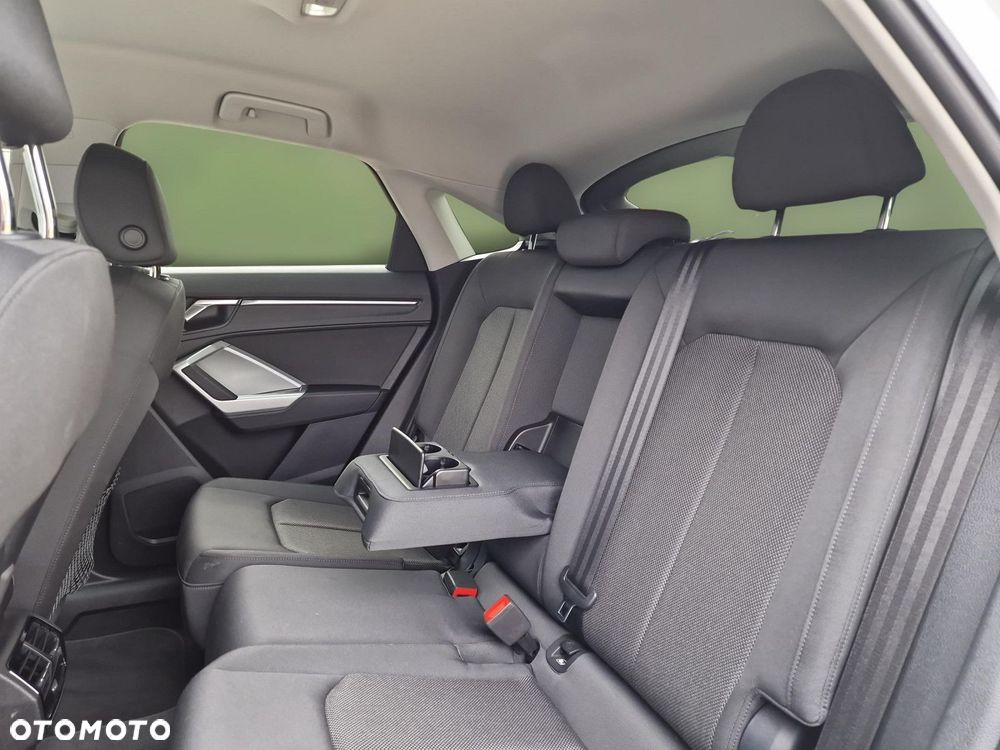 Audi Q3 Sportback - 13