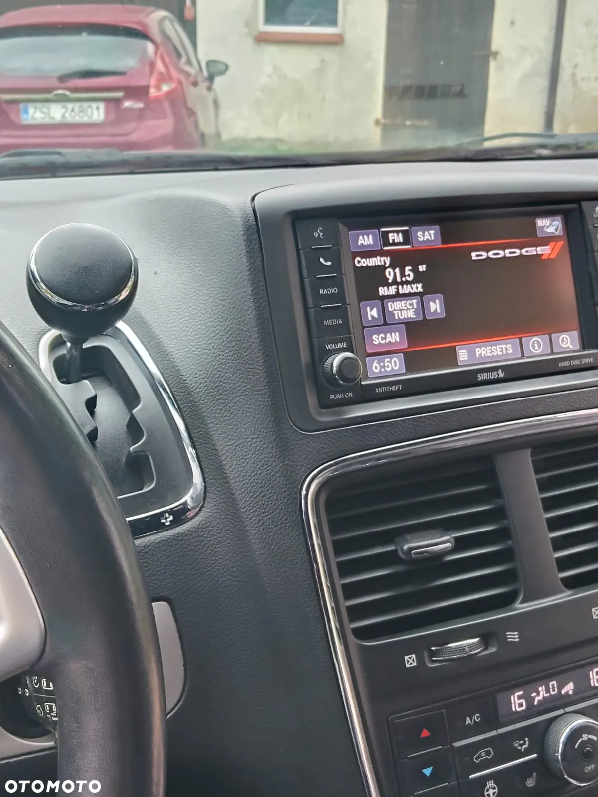 Dodge Grand Caravan - 13