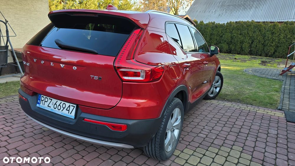 Volvo XC 40 T5 AWD Geartronic Momentum Pro - 4