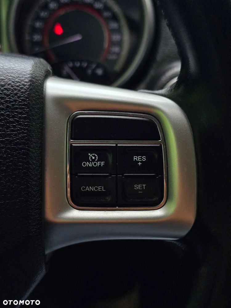 Fiat Freemont 2.0 Multijet Lounge AWD - 32