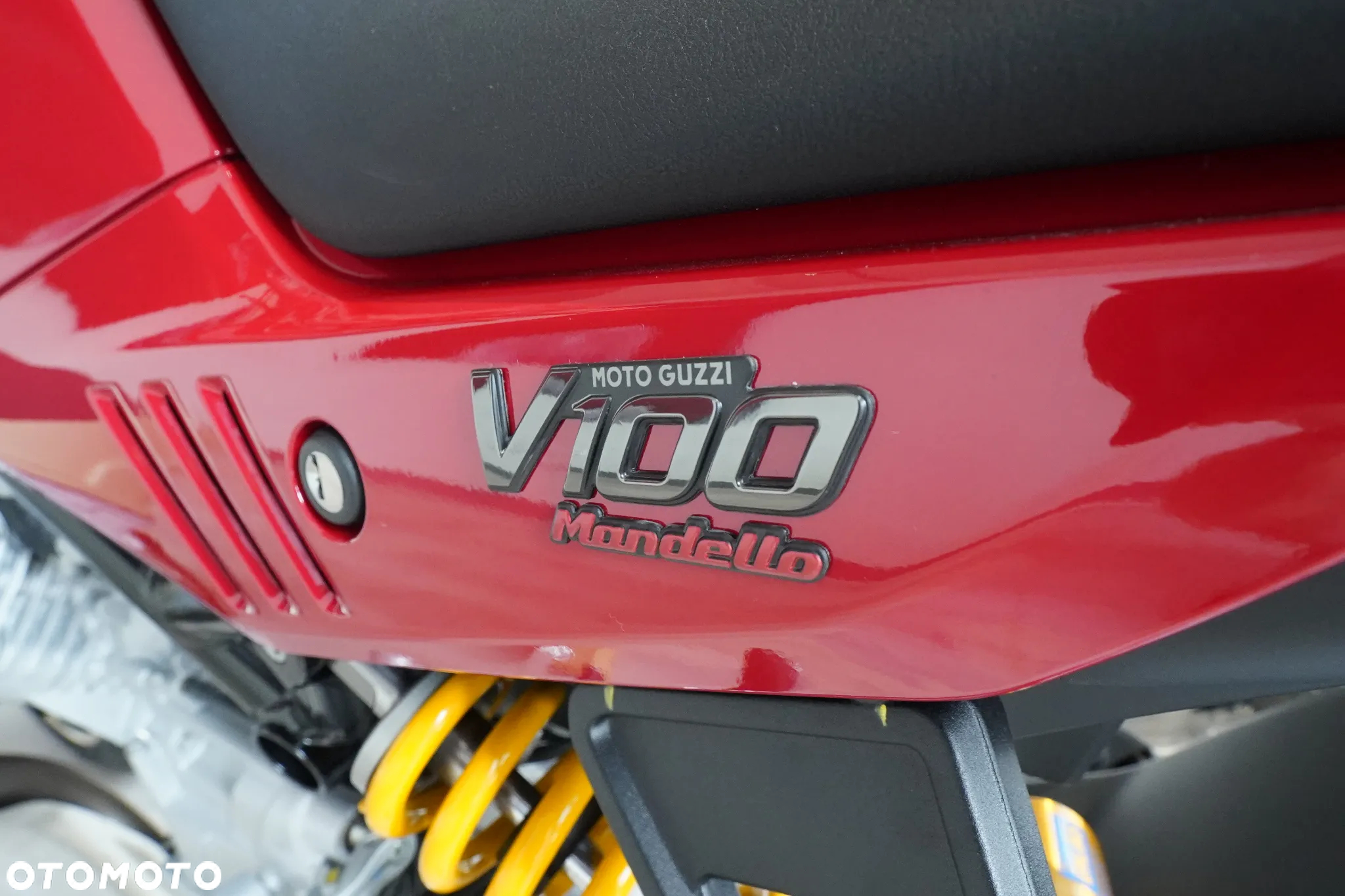 Moto Guzzi V100 Mandello - 11