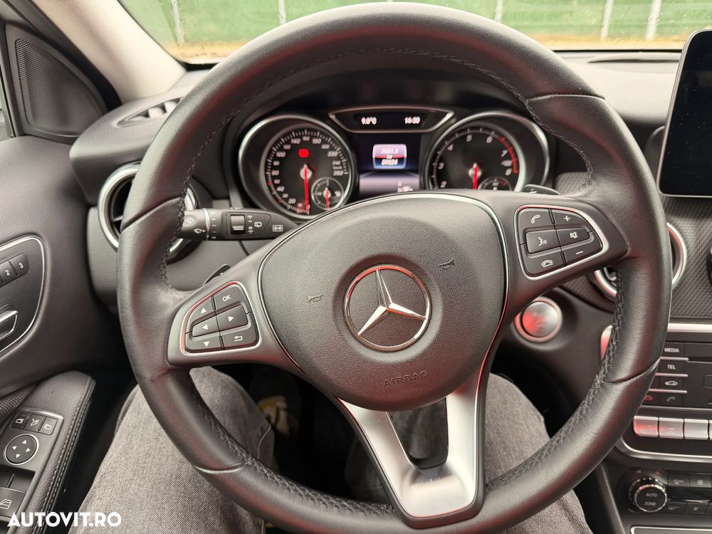 Mercedes-Benz GLA 220 4MATIC - 14