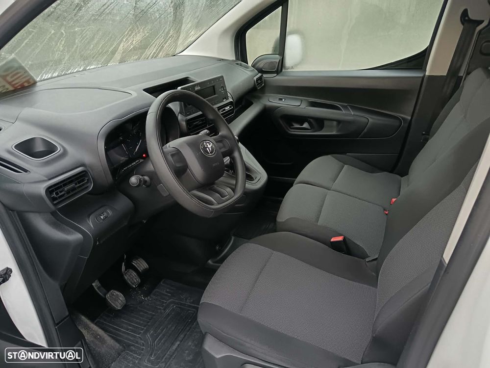 Toyota Proace City 1.5 D  3 LUGARES - 6
