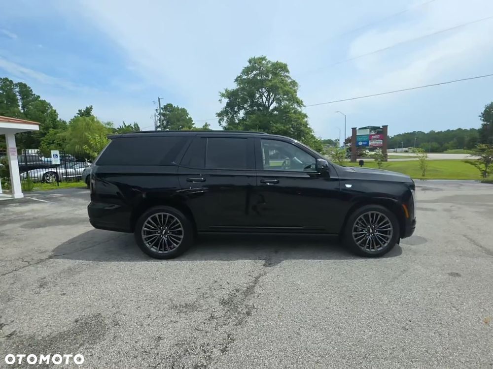 Cadillac Escalade - 5