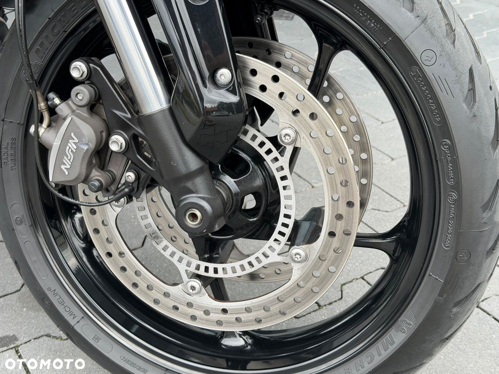 Triumph Trident - 21