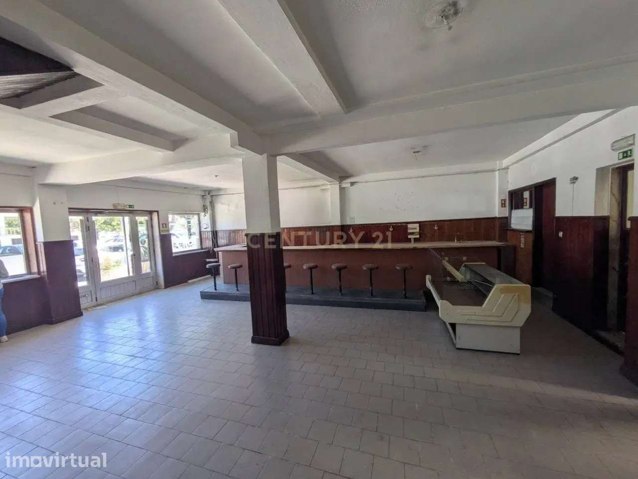 Prédio na Palhaça, Oliveira do Bairro - Grande imagem: 3/20