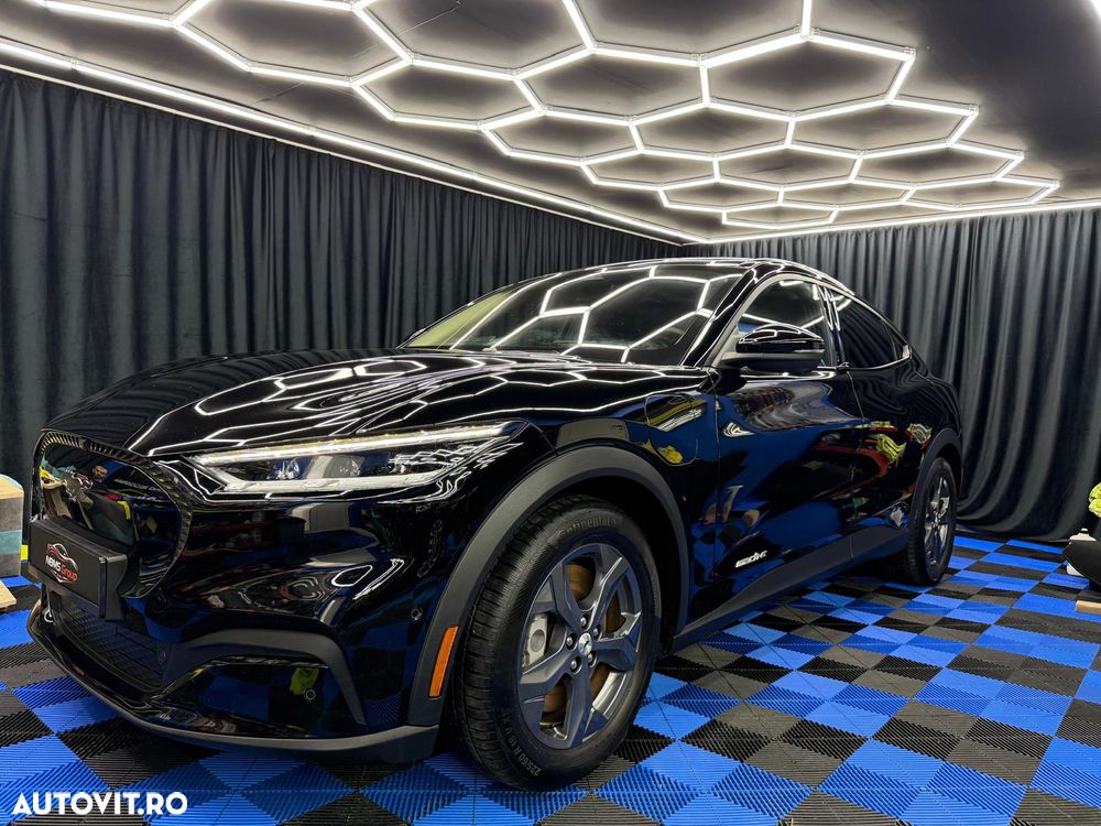 Ford Mustang Mach-E - 2