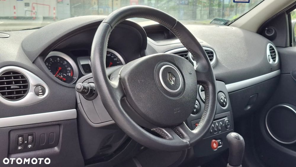 Renault Clio 1.2 16V Dynamique - 9