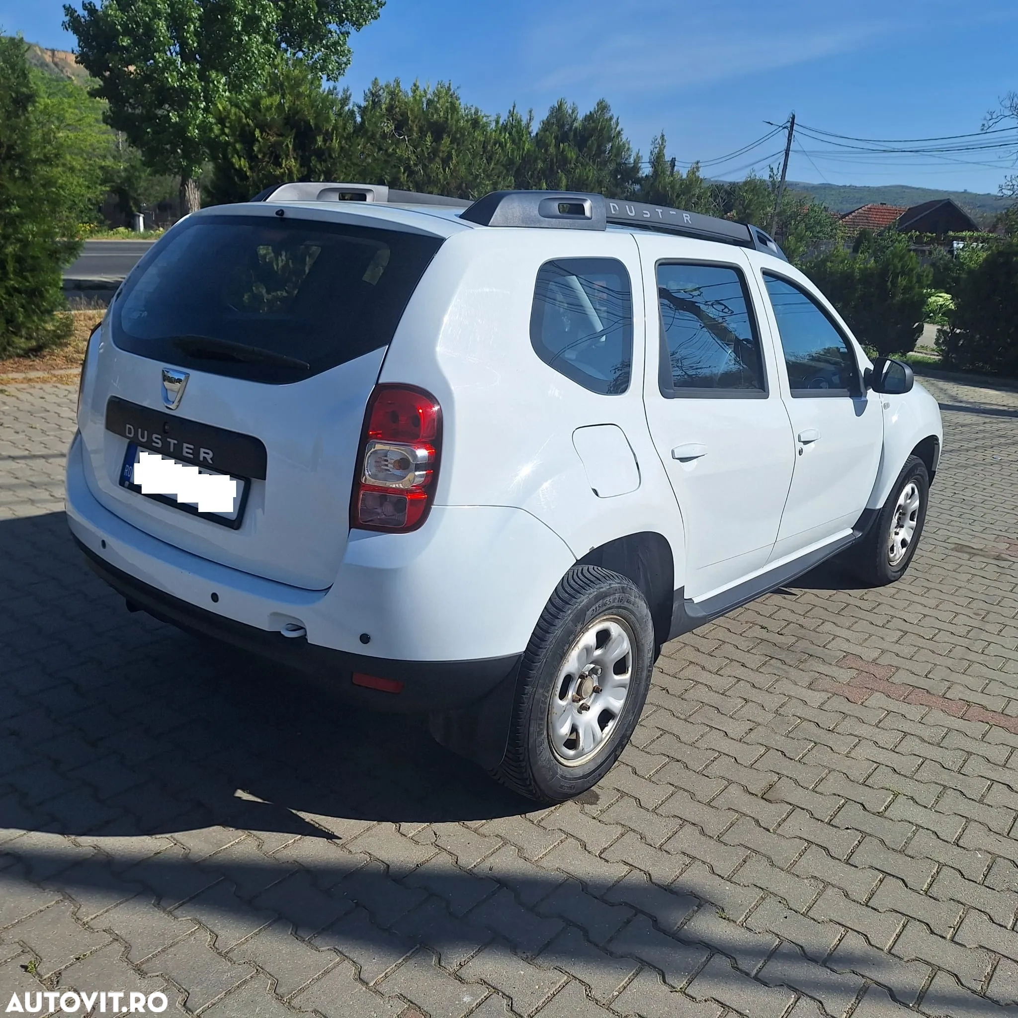 Dacia Duster 1.2 TCe 4x2 Laureate - 2