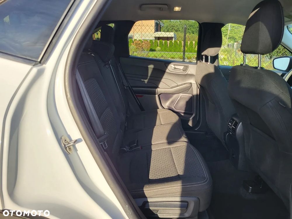 Ford Kuga - 23