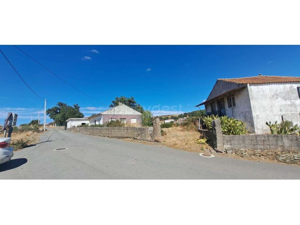 Moradia rés do chão com terreno, em Vale de Porco, Mogadouro - Grande imagem: 2/16