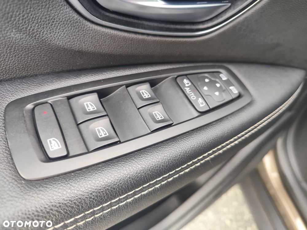 Renault Grand Scenic - 10