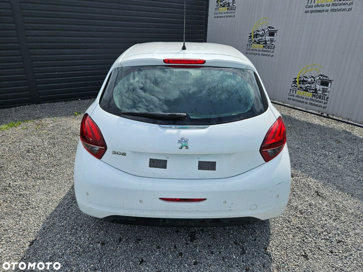 Peugeot 208 - 16