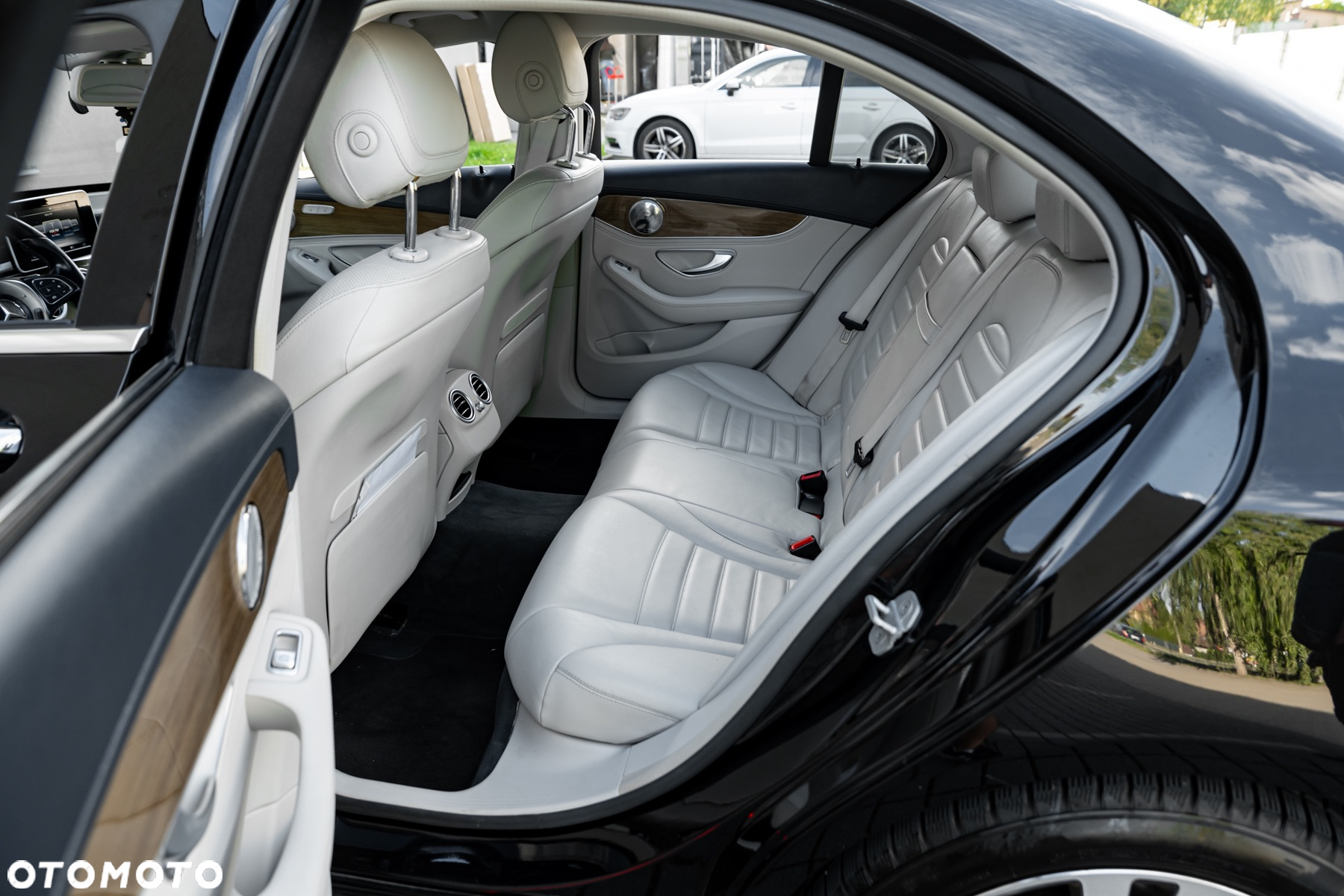 Mercedes-Benz Klasa C 250 7G-TRONIC - 22