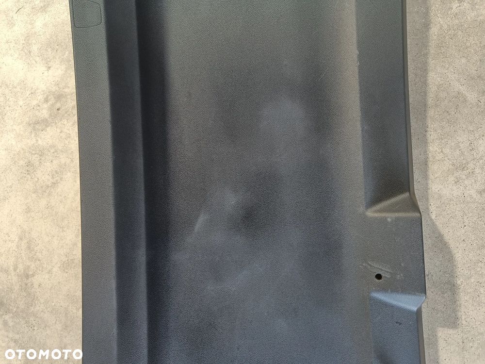 Tapicerka klapy bagażnika Skoda Karoq Boczek Plastik Osłona 57A867975 - 7