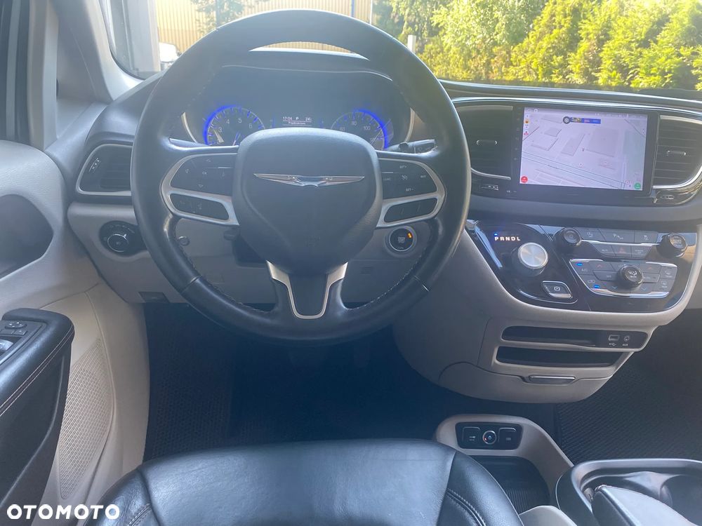Chrysler Pacifica - 19
