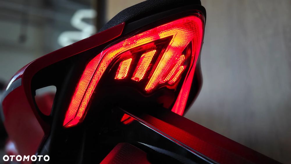 QJMOTOR SRK 800RR - 17