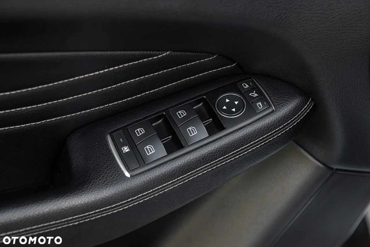 Mercedes-Benz ML 350 BlueTec 4-Matic - 17