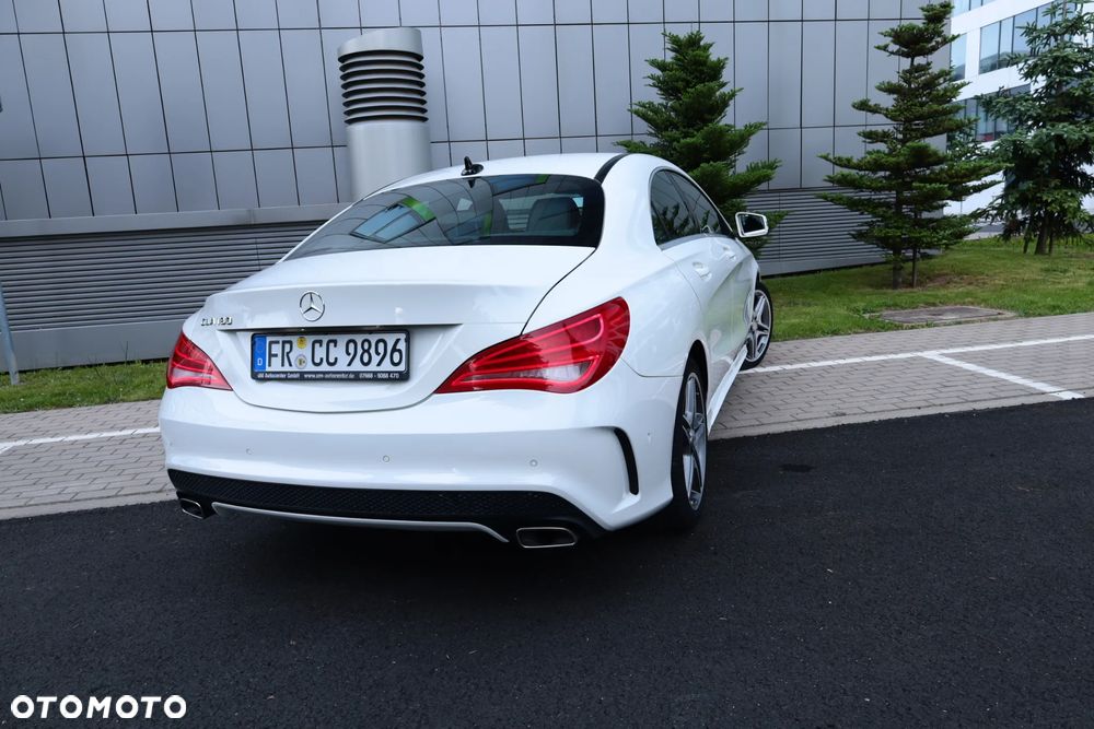 Mercedes-Benz CLA 180 AMG Line - 7