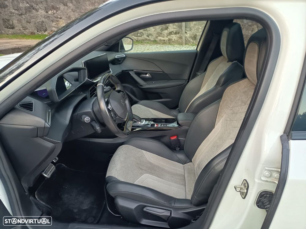 Peugeot e-2008 GT+ - 8