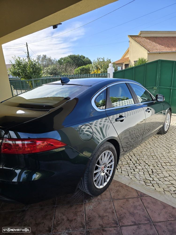 Jaguar XF 2.0 D Prestige - 17