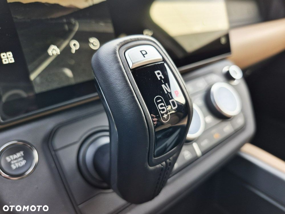 Land Rover Defender - 35