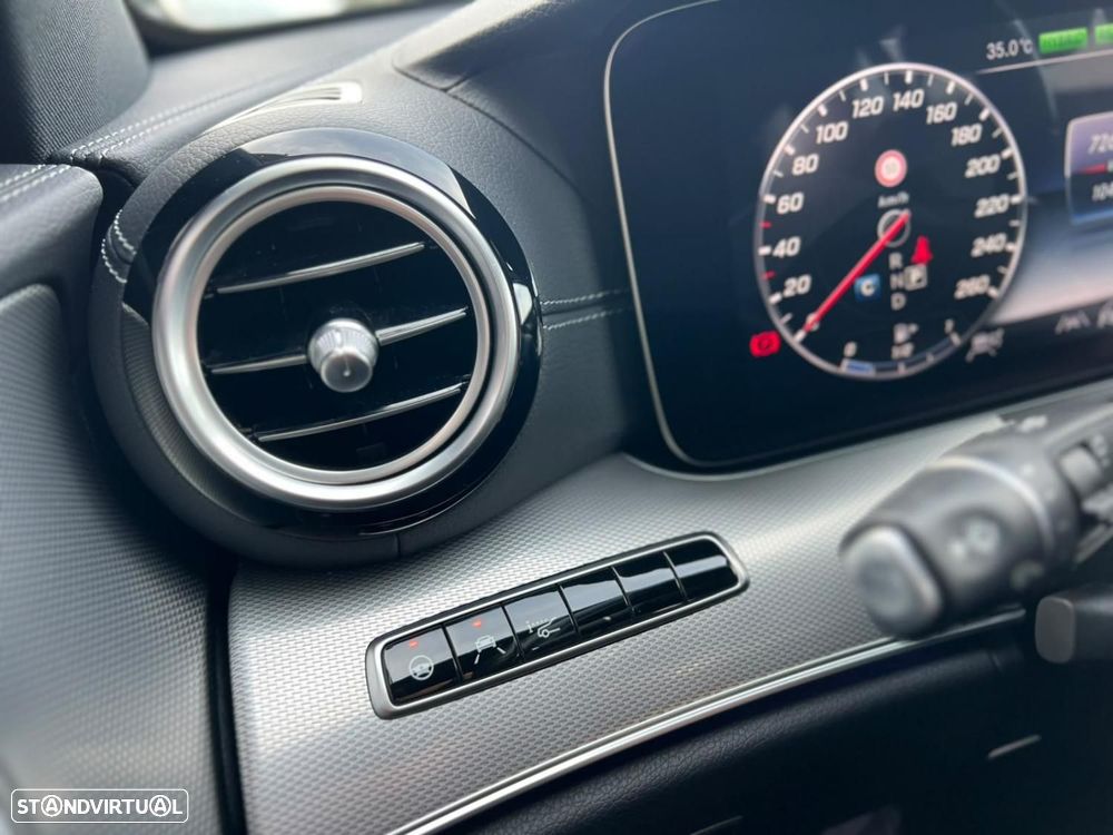 Mercedes-Benz E 300 de AMG Line - 16