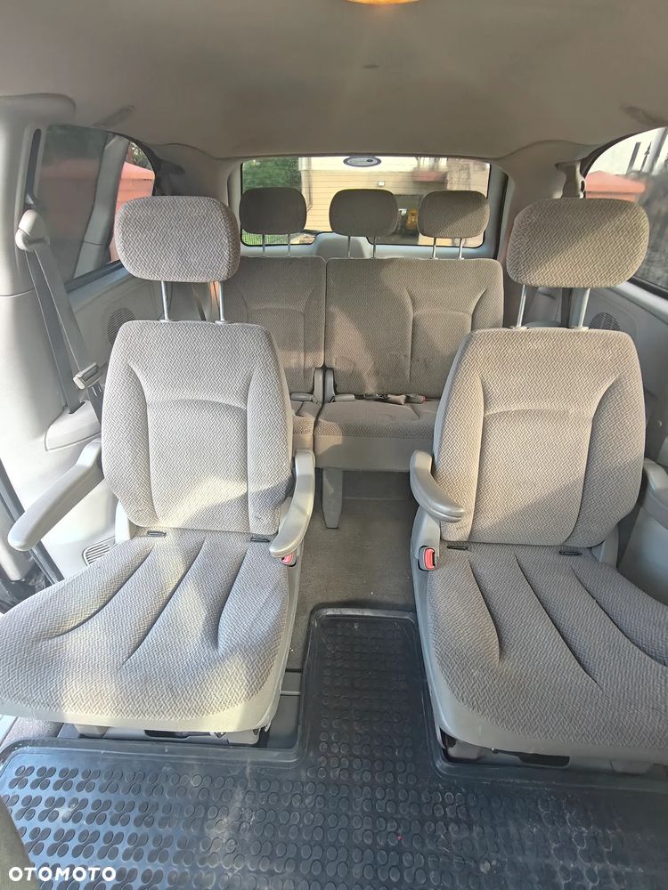 Chrysler Town & Country - 8