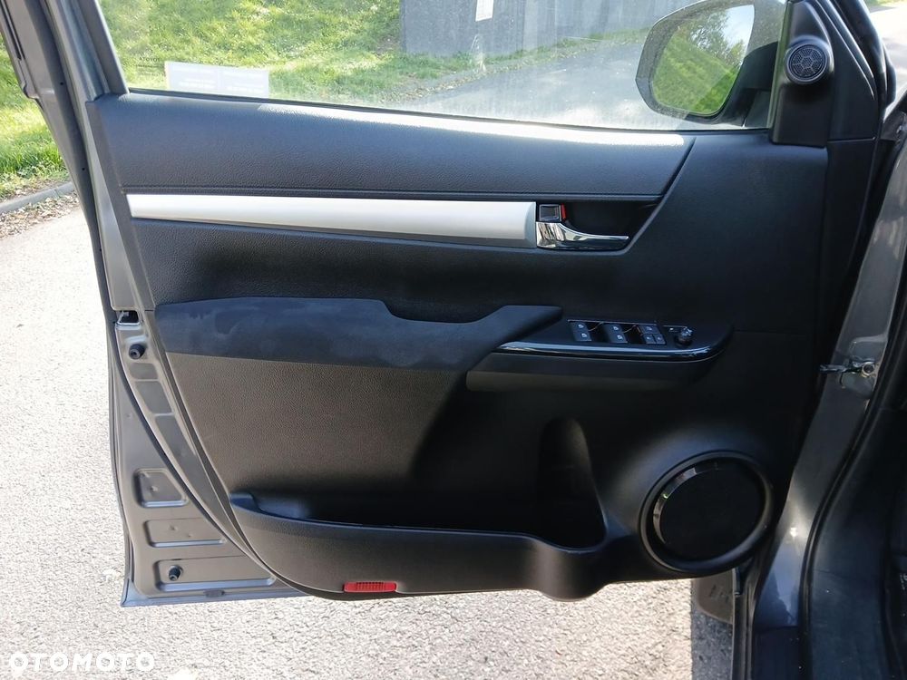 Toyota Hilux 2.8 D-4D Double Cab SR5 4x4 - 38