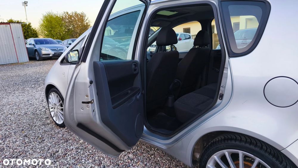 Mitsubishi Colt - 29