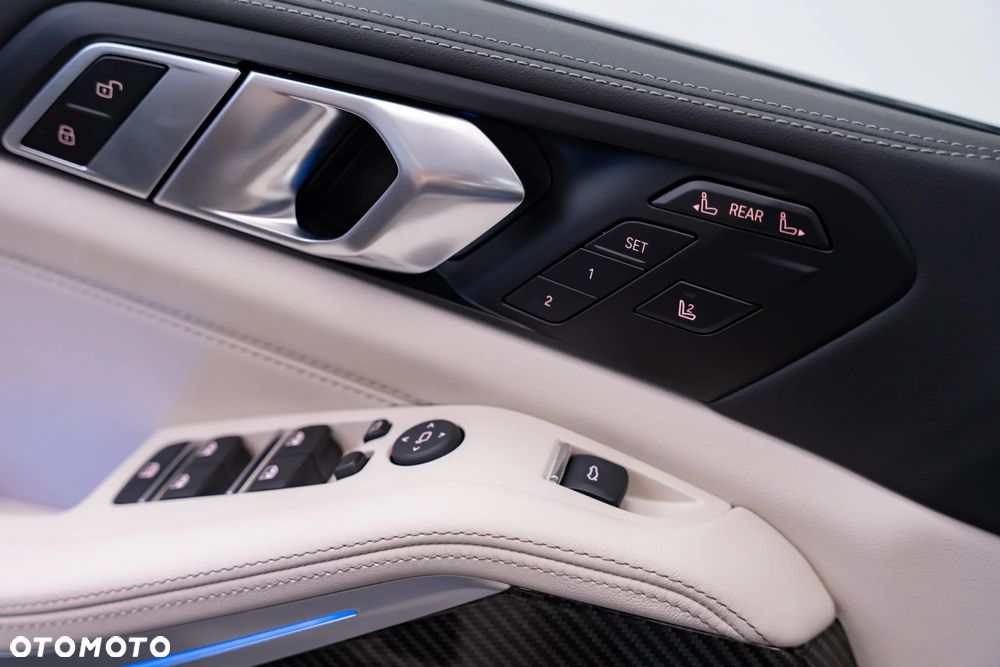 BMW X7 - 25