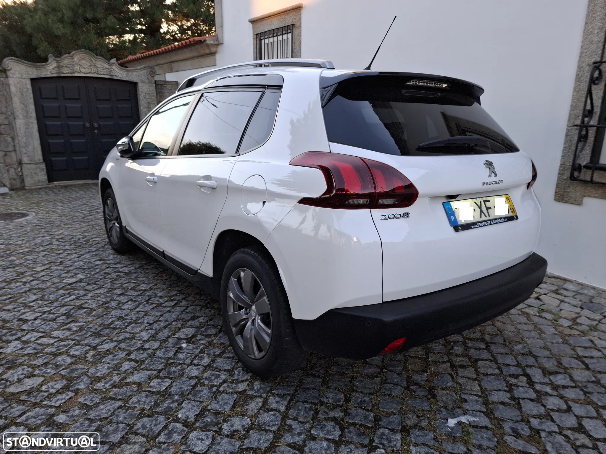 Peugeot 2008 1.2 PureTech Style - 4