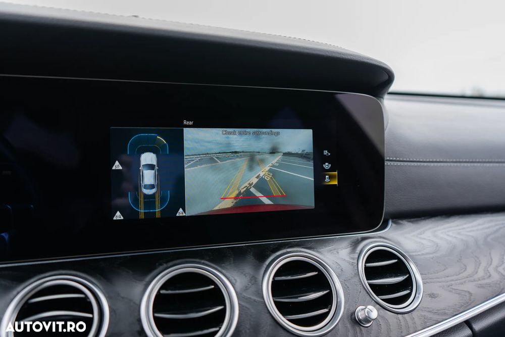 Mercedes-Benz E 300 de 9G-TRONIC AMG Line - 28