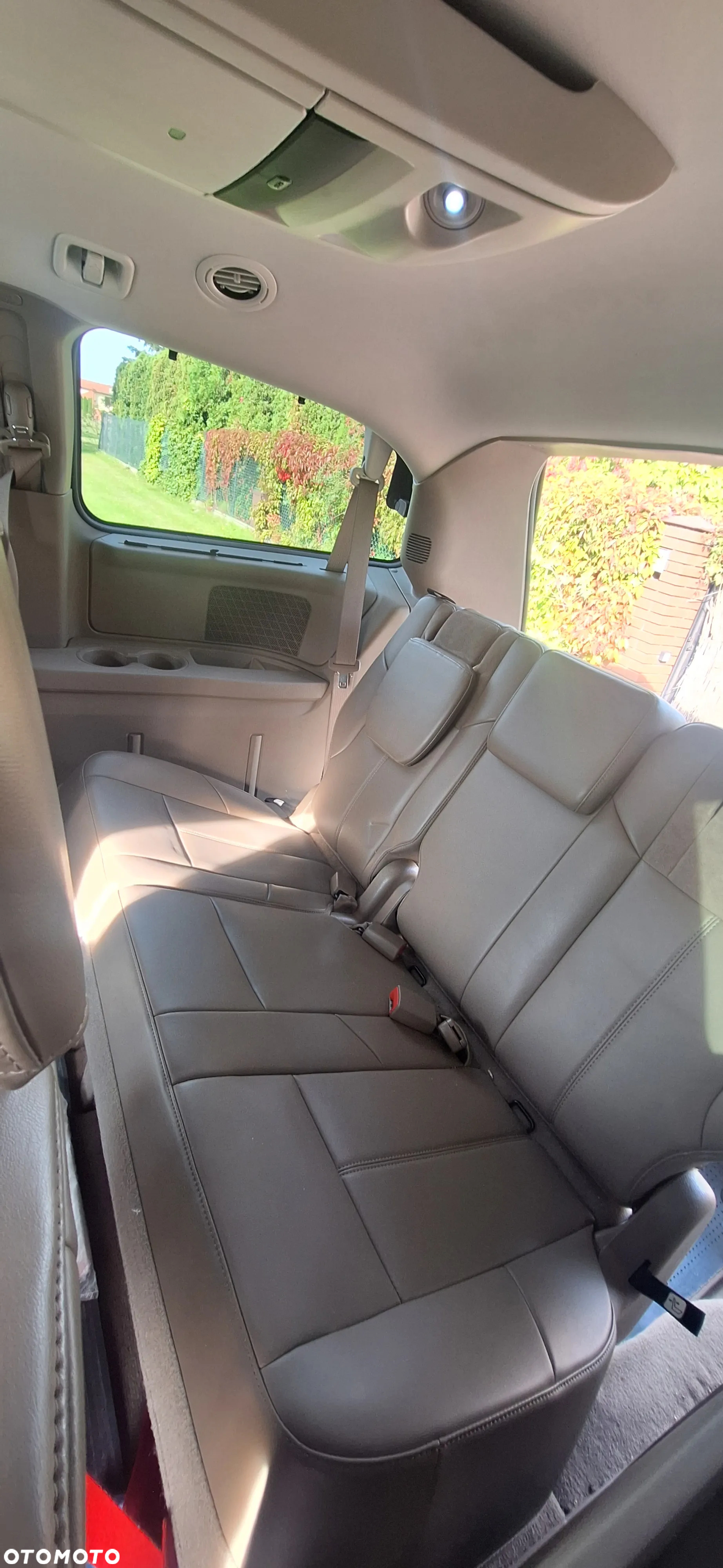 Chrysler Town & Country 3.6 Limited - 9