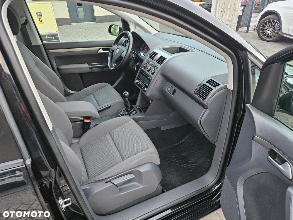 Volkswagen Touran 1.9 TDI DPF Conceptline - 10