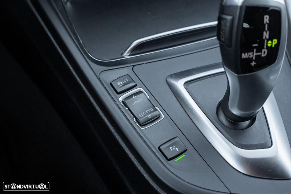 BMW 320 d Touring Line Luxury Auto - 18