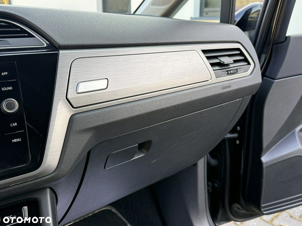 Volkswagen Touran 1.6 TDI SCR DSG IQ.DRIVE - 24