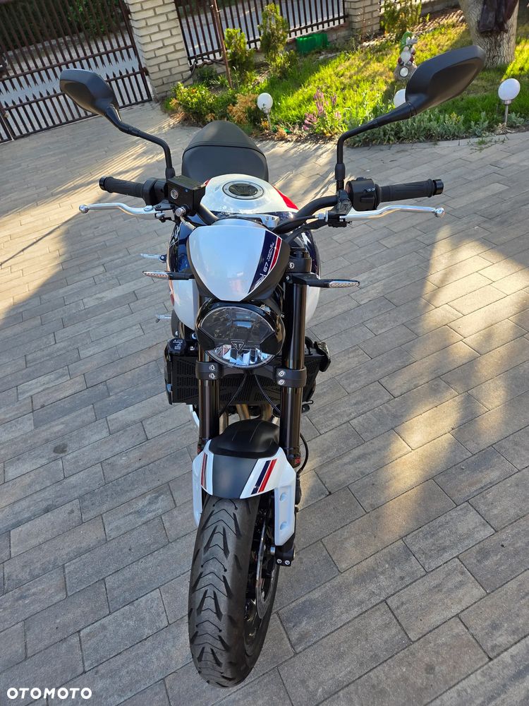 Triumph Trident - 2