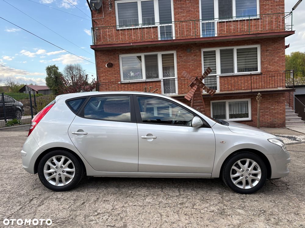 Hyundai i30 1.6 Classic + - 27