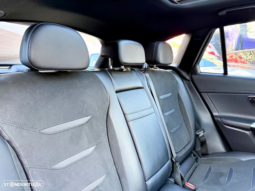 Mercedes-Benz GLC 63 AMG S E Performance 4Matic+ - 36